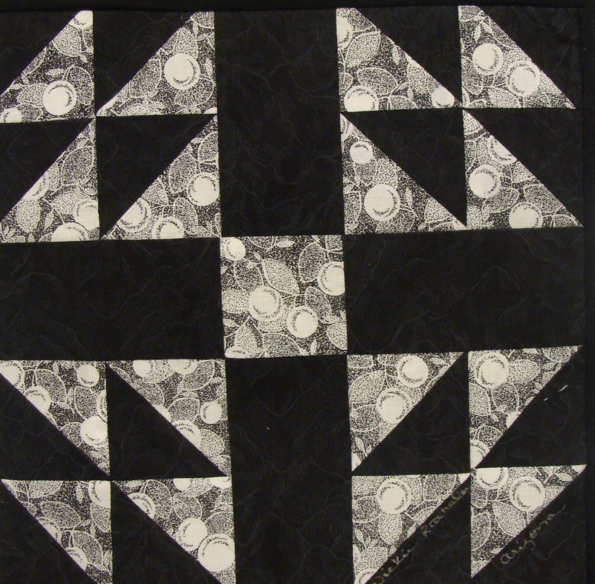 NF15 Black & White
