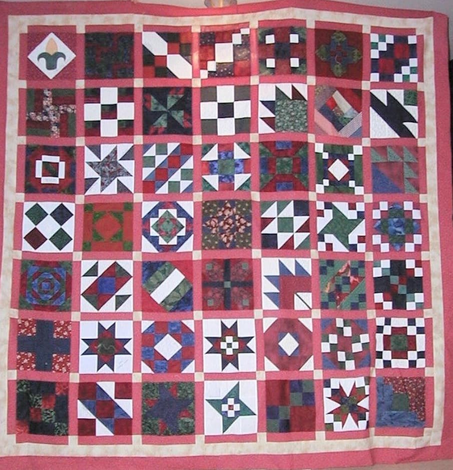 NF11 — Maroon, Hunter Green, Navy & White quilt 1